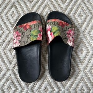Gucci GG Blooms Supreme Slide Sandals
